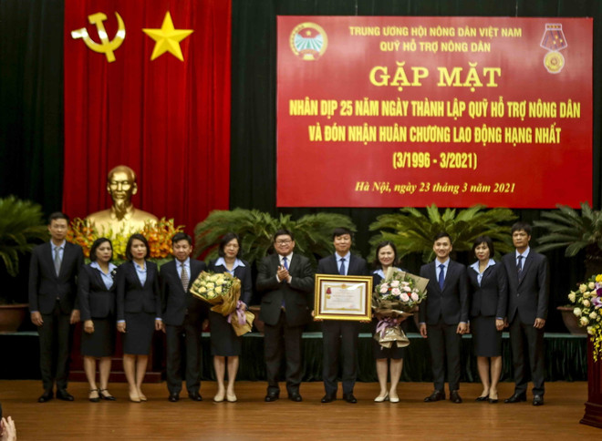 Quỹ Hỗ trợ nông dân đón nhận Huân chương Lao động hạng Nhất ảnh 2