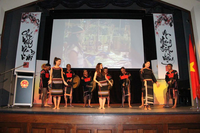 Người Việt tưng bừng vui Xuân mới tại Tây Australia và New York ảnh 1