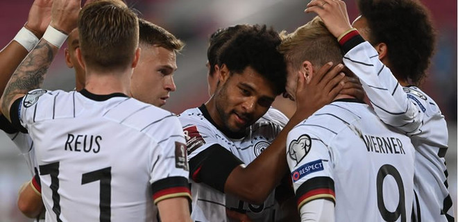 Vòng loại World Cup: 'Ông lớn' đua nhau thắng đậm, Italy gây thất vọng ảnh 4