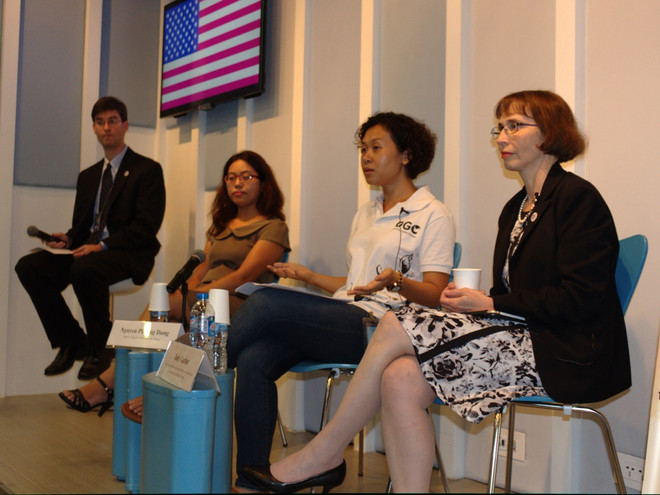 [Photo] Sinh viên Việt Nam tìm hiểu về nạn buôn bán động vật hoang dã ảnh 5