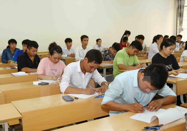 Sự kiện trong nước 13-19/2: "Nóng" vụ xe chở hiệu trưởng đâm học sinh ảnh 7