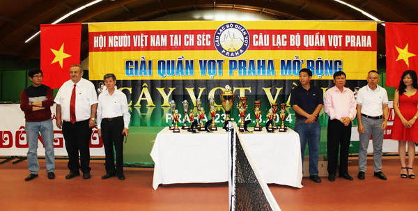 200 vận động viên tham dự giải tennis cho người Việt ở châu Âu ảnh 1