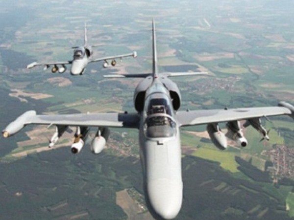 Séc điều 35 huấn luyện viên bay đào tạo phi công Iraq chống IS ảnh 1