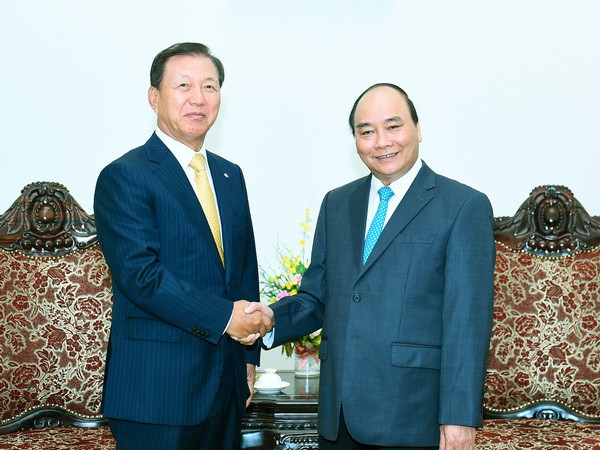 Thủ tướng tiếp lãnh đạo các Tập đoàn CJ và GS của Hàn Quốc ảnh 1