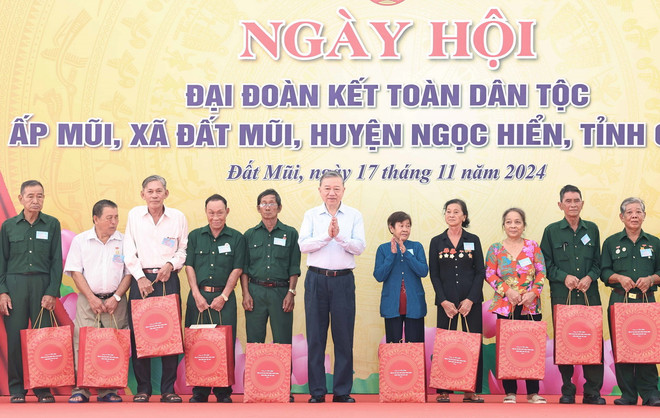 ttxvn_tong_bi_thu_to_lam_du_ngay_hoi_dai_doan_ket_toan_dan_toc_tai_ca_mau (2).jpg