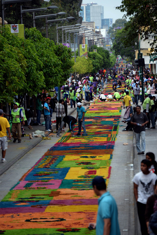 [Photo] Tấm thảm hoa dài nhất thế giới tại Guatemala ảnh 2