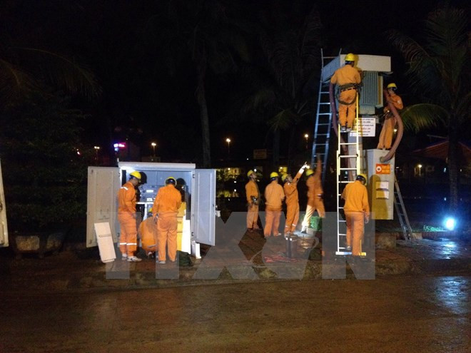 Ngày 8/8 sẽ cấp điện trở lại cho toàn bộ khách hàng bị thiên tai ảnh 1