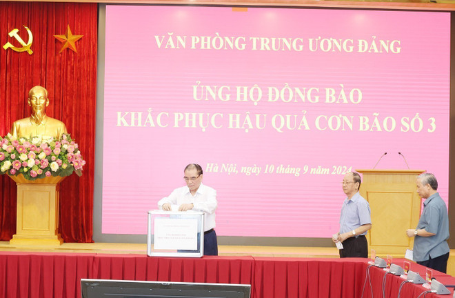 TTXVN_1009 Van phong Trung ương Dang quyen gop 1.jpg