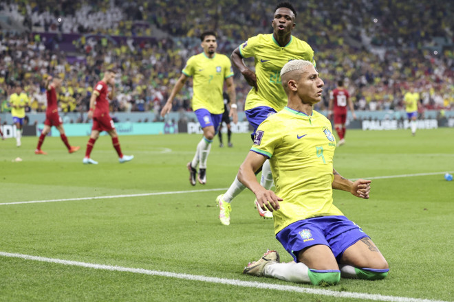 Richarlison lập cú đúp giúp tuyển Brazil đánh bại Serbia ảnh 1