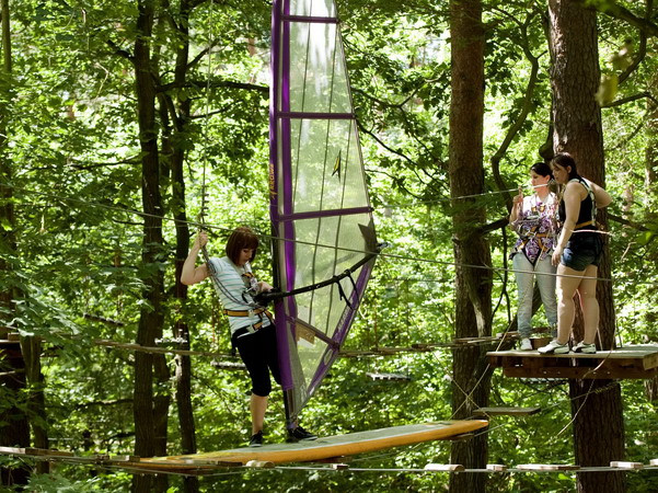 Chính thức khai trương công viên mạo hiểm đầu tiên trên thế giới ảnh 1