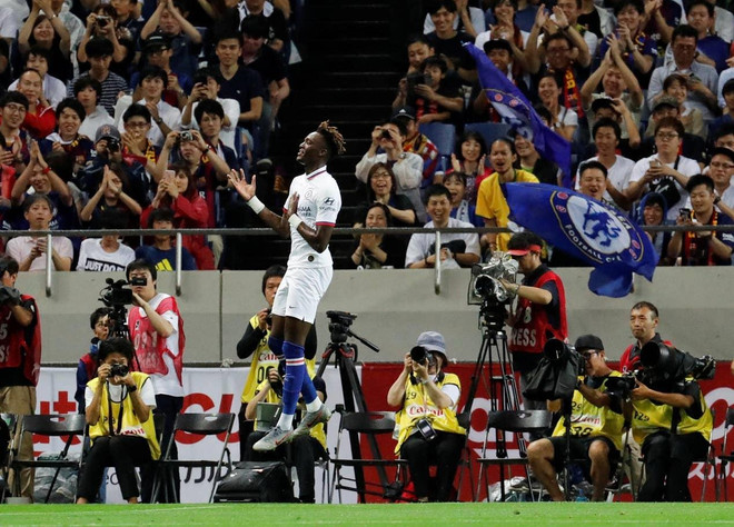 Tammy Abraham mở màn cho chiến thắng của Chelsea. (Nguồn: AFP/Getty Images) Antoine Griezmann mờ nhạt, Barcelona bại trận trước Chelsea ảnh 2