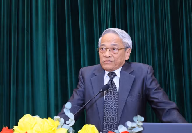 ttxvn-dong-chi-phan-van-khai-nha-lanh-dao-xuat-sac-cua-dang-va-nha-nuoc-3-8457.jpg