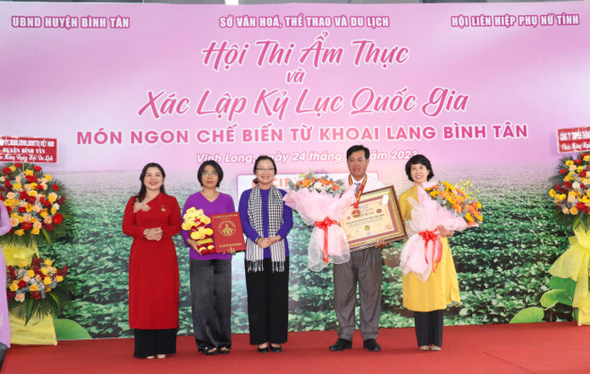 ttxvn-xac-lap-ky-luc-viet-nam-voi-100-mon-an-che-bien-tu-khoai-lang-binh-tan-2-9106.jpg
