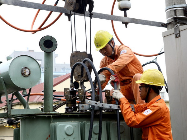 Thứ trưởng Bộ Tài chính trả lời về khoản chi "hiếu, hỉ" của EVN ảnh 1