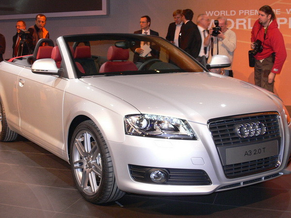 Công bố giá bán mẫu xe mới A3 Cabriolet của Audi ảnh 1