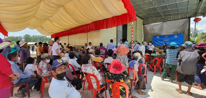 Khám chữa bệnh từ thiện cho hàng trăm lượt người gốc Việt ở Campuchia ảnh 3