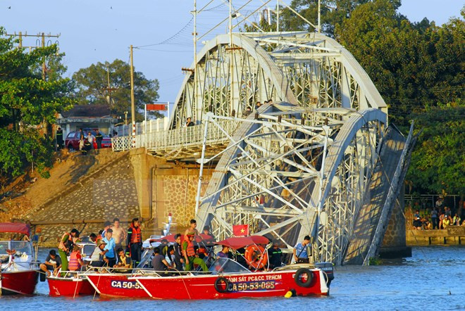 Sập cầu Ghềnh: Chuyển tải 21 đoàn tàu, “tăng bo” hơn 5.200 khách ảnh 1