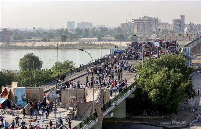Iraq: Người biểu tình kiểm soát cây cầu thứ ba tại Baghdad ảnh 1
