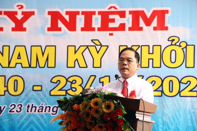 Bí thư huyện ủy, Chủ tịch UBND huyện Mỹ Xuyên Đặng Văn Phương phát biểu tại buổi lễ. (Ảnh: Trung Hiếu/TTXVN) Tiền Giang và Sóc Trăng kỷ niệm 80 năm Nam Kỳ khởi nghĩa ảnh 2