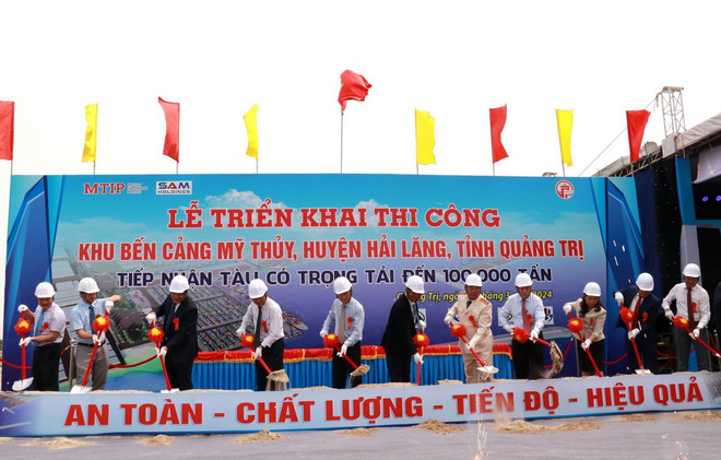 ttxvn_cang my thuy.jpg