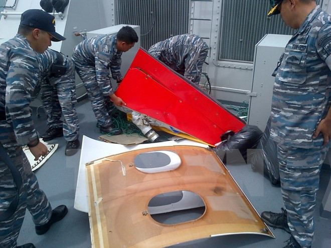 Có thể đã tìm thấy phần đuôi chiếc máy bay AirAsia mất tích ảnh 1