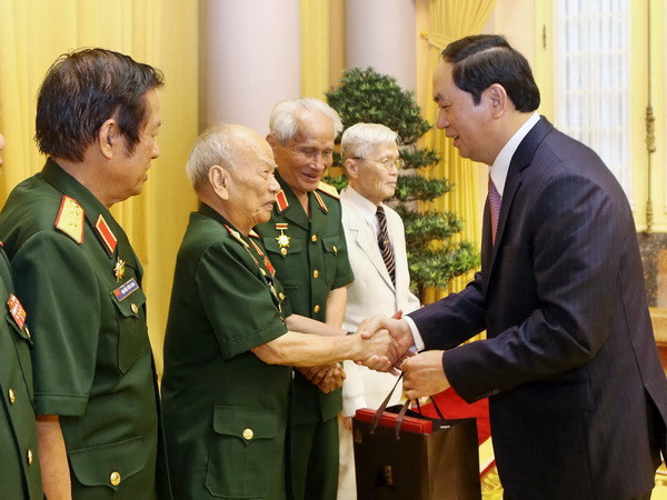 Chủ tịch nước tiếp Ban liên lạc cựu Quân tình nguyện Việt Nam tại Lào ảnh 1