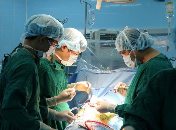 Cứu sống một bệnh nhân mắc bệnh tắc động mạch hiếm gặp ảnh 1