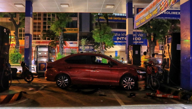 Hà Nội: Tạm giữ lái xe ôtô liên quan vụ tai nạn làm 8 người bị thương ảnh 2