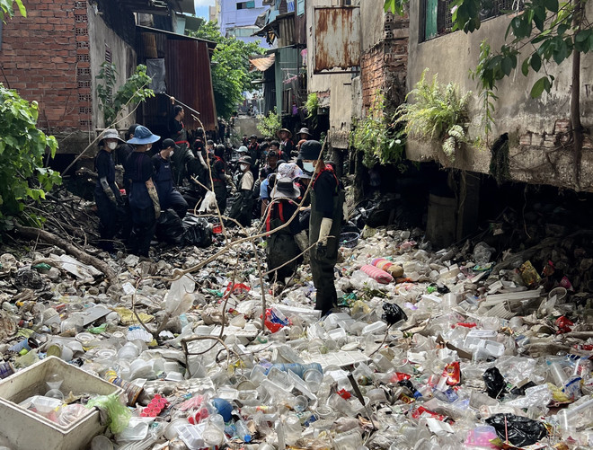 Giải quyết tình trạng tái ô nhiễm kênh, rạch tại Thành phố Hồ Chí Minh ảnh 2