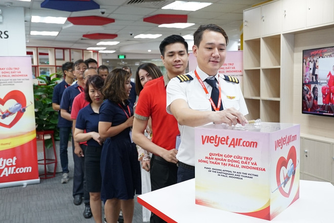Vietjet mang hàng cứu trợ nạn nhân chịu thảm họa sóng thần ở Indonesia ảnh 2