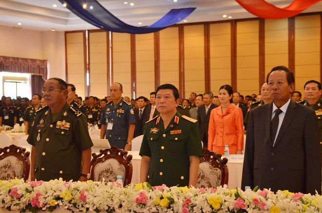 Các đại biểu tham dự buổi lễ. (Ảnh: Nguyễn Lâm/Vietnam+) Ấm áp lễ gặp mặt cựu học viên quân sự Campuchia tại Việt Nam ảnh 1