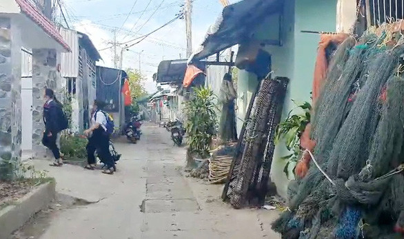 Bảo vệ khẩn cấp một bé gái ở Cà Mau nghi bị bạo hành ảnh 1