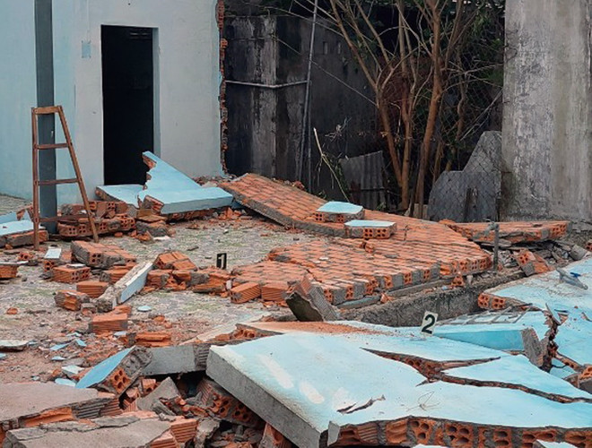 Phú Yên: Sập tường trong quá trình dỡ nhà, khiến 2 bố con tử vong ảnh 1