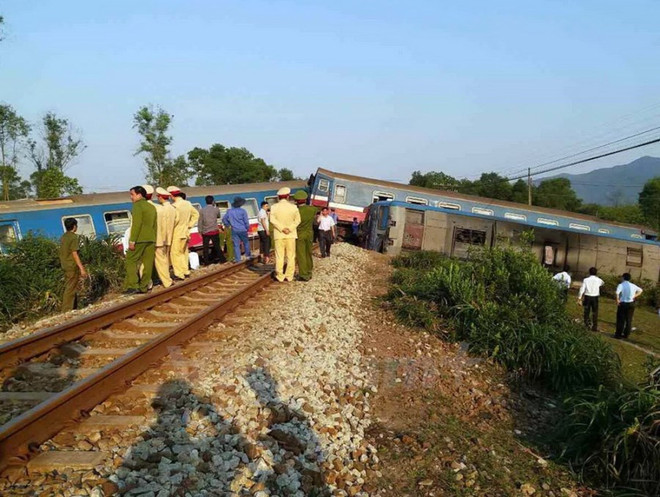 Phó Thủ tướng: Tập trung cứu chữa nạn nhân, sớm thông tàu Bắc-Nam ảnh 1