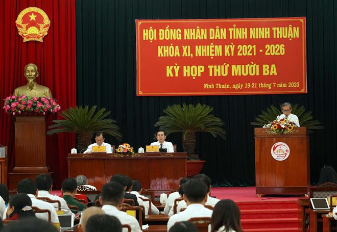 Quang cảnh kỳ họp. (Ảnh: Công Thử/TTXVN) Ninh Thuận: Đột phá, tăng tốc để đạt mục tiêu tăng trưởng 10-11% ảnh 1