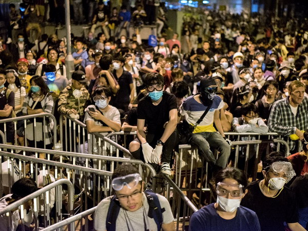 Lãnh đạo Hong Kong đề nghị đàm phán với đại diện người biểu tình ảnh 1