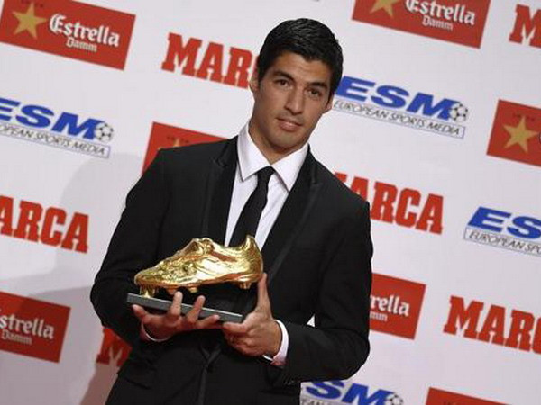 Luis Suarez hâm nóng trận "kinh điển" bằng Chiếc giày Vàng ảnh 1