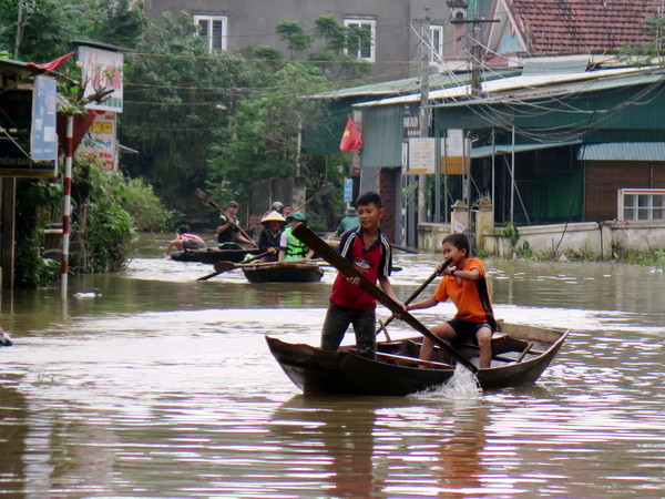 Mưa lũ tại miền Trung đã làm 5 người chết và mất tích ảnh 1