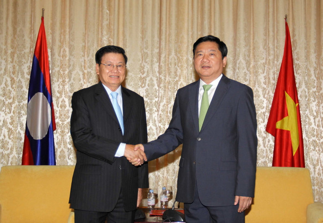 Bí thư Đinh La Thăng hội kiến Thủ tướng Lào Thongloun Sisoulith ảnh 1