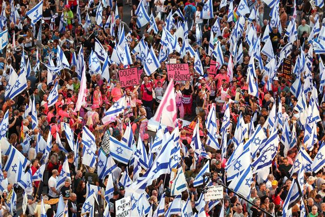 Israel: Người biểu tình phong tỏa, chặn lối vào cảng biển Haifa ảnh 1