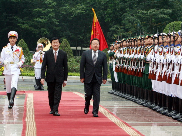Chủ tịch nước chủ trì lễ đón Tổng thống Mông Cổ ảnh 1
