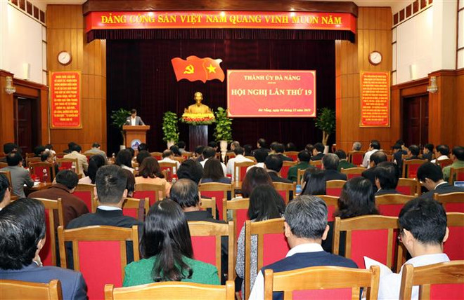 Bộ trưởng Nội vụ: Nên ủng hộ cán bộ nghỉ hưu trước tuổi theo quy định ảnh 1