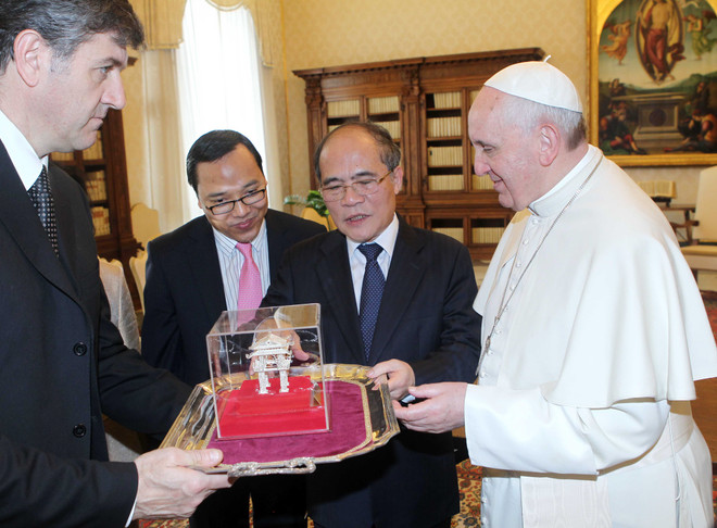 Chùm ảnh Chủ tịch Quốc hội hội kiến với Giáo hoàng ảnh 4
