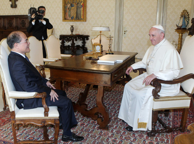 Chùm ảnh Chủ tịch Quốc hội hội kiến với Giáo hoàng ảnh 2
