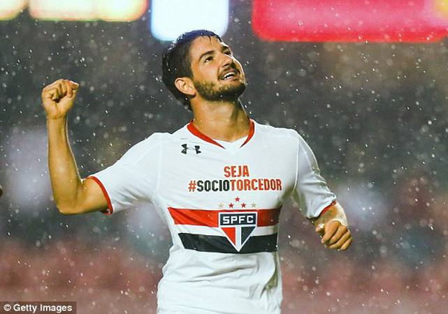 Alexandre Pato cập bến Stamford Bridge: Canh bạc của Chelsea? ảnh 1