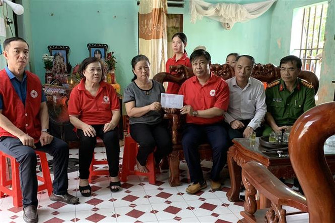 Nam Định: Các tổ chức, đoàn thể hỗ trợ gia đình có 4 người đuối nước ảnh 1