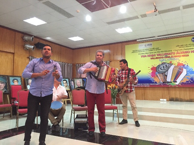 Ông Vua thể loại nhạc Vallenato tới thăm, biểu diễn ở Việt Nam ảnh 1