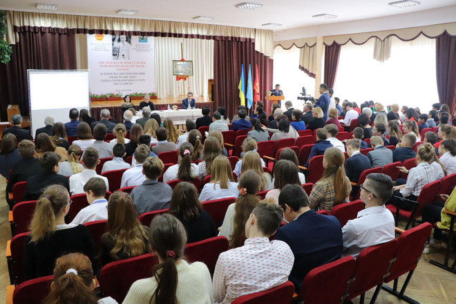 Chủ tịch Hồ Chí Minh và 30 năm ngôi trường mang tên Người tại Kyiv ảnh 1