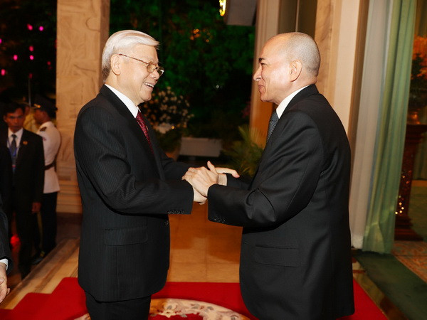 Tuyên bố chung về tăng cường quan hệ hợp tác Việt Nam - Campuchia ảnh 1