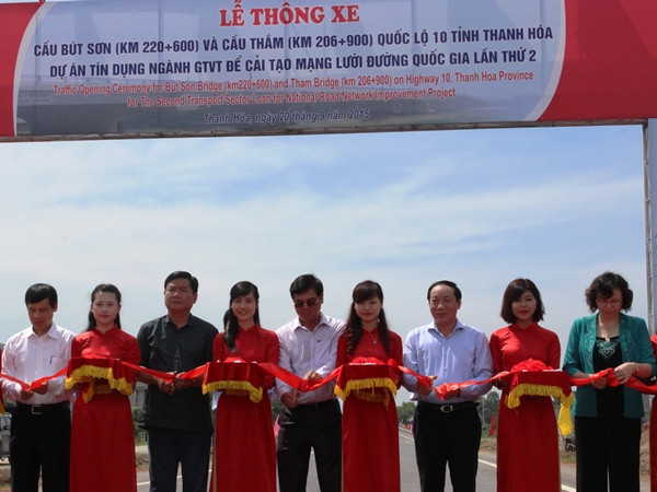 Thông xe cầu Bút Sơn và cầu Thắm trên Quốc lộ 10 qua Thanh Hóa ảnh 1